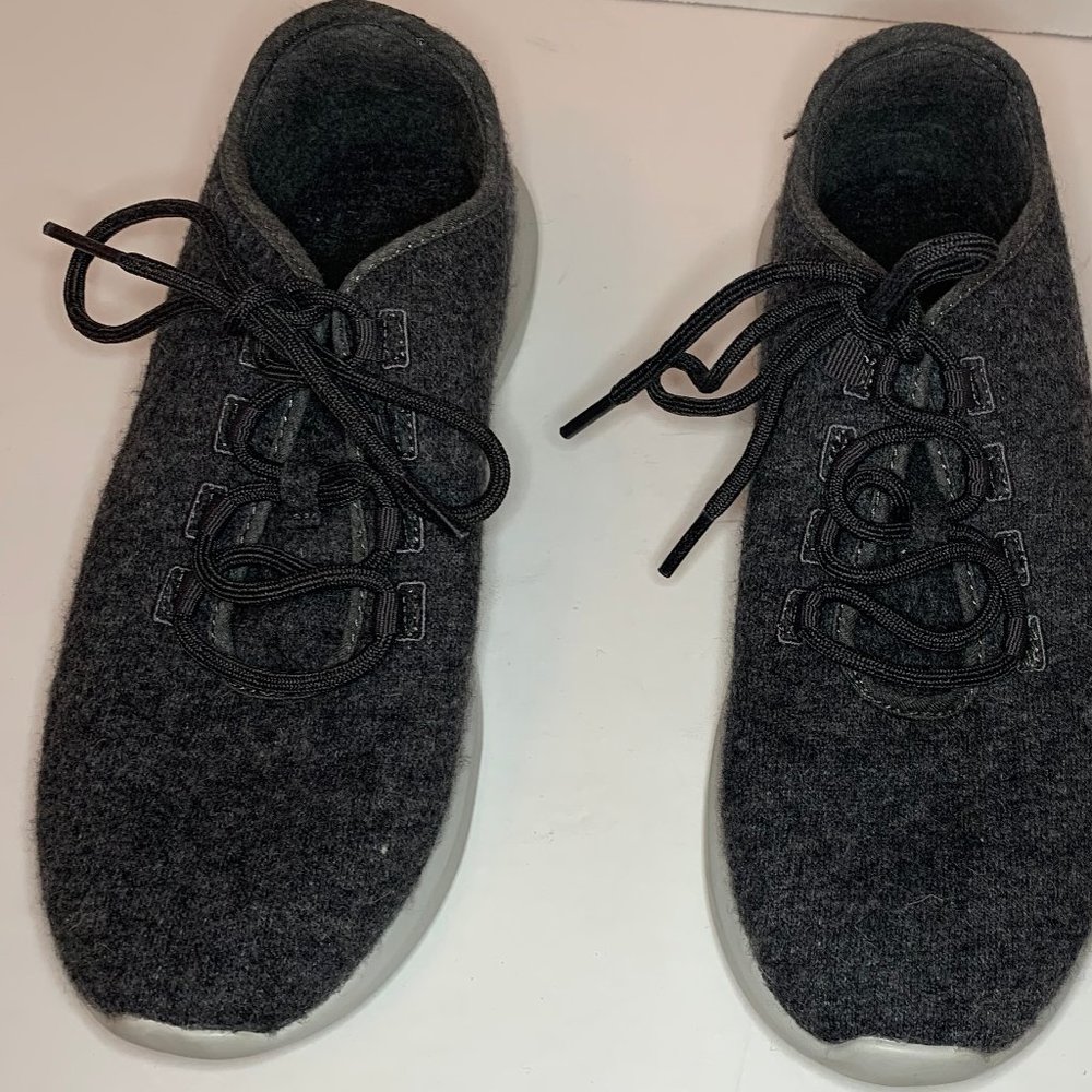 Men's Sneakers- Casual Sneakers Size 8.5